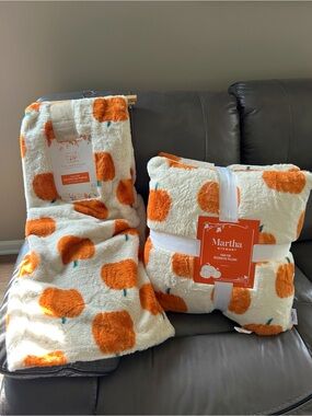 Pumpkin Faux Fur Throw/Blanket and Pillow Set